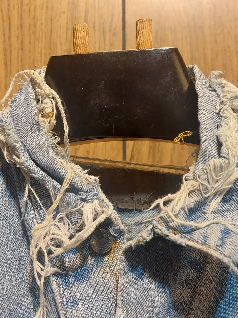 Levi's Light Blue Distressed Denim Jacket Vintage 80s Made USA Medium Trucker